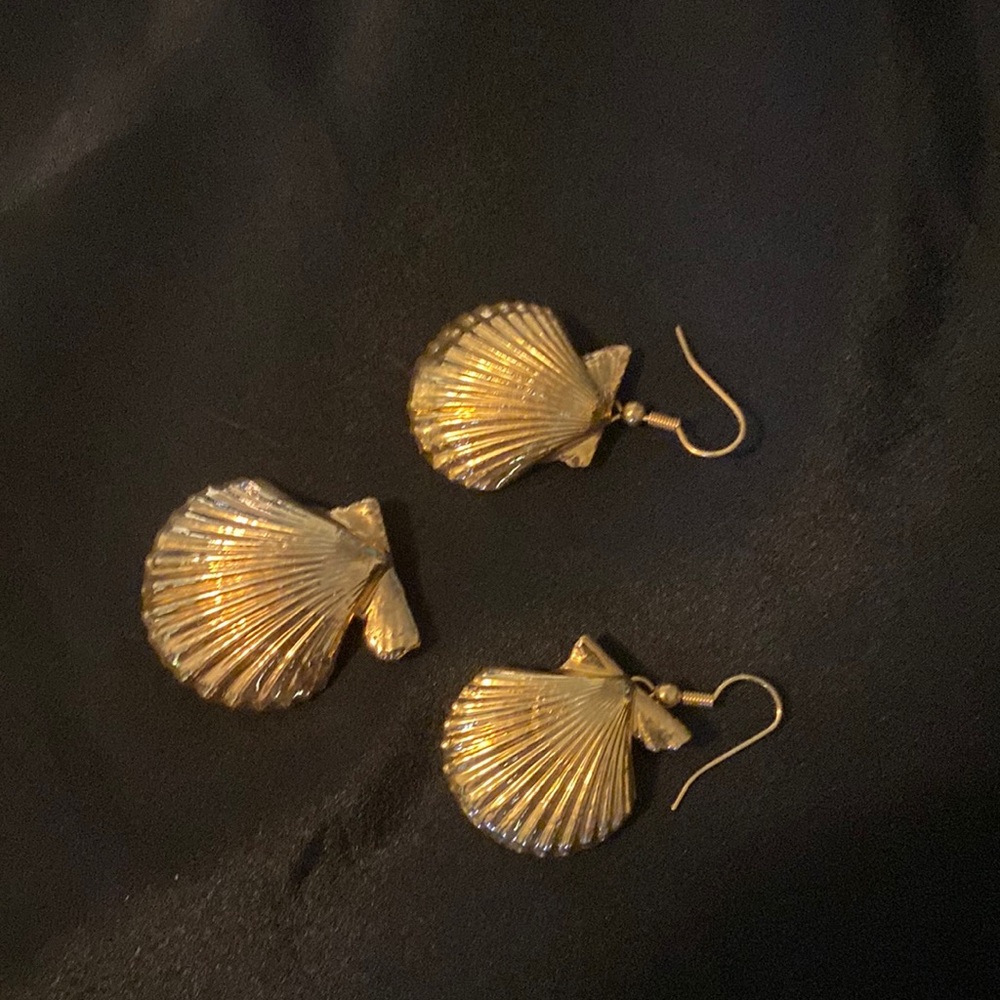 Gold plated seashell pendant and French hook earrings. Shell jewelry